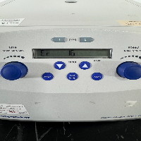 Eppendorf 5702R Refrigerated Centrifuge image 2